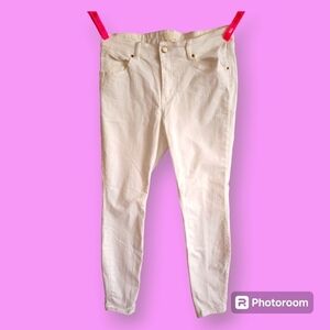 H&M White Slim Mom High Ankle Jeans Size 14